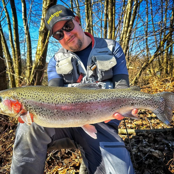 Instagram @thebestangler